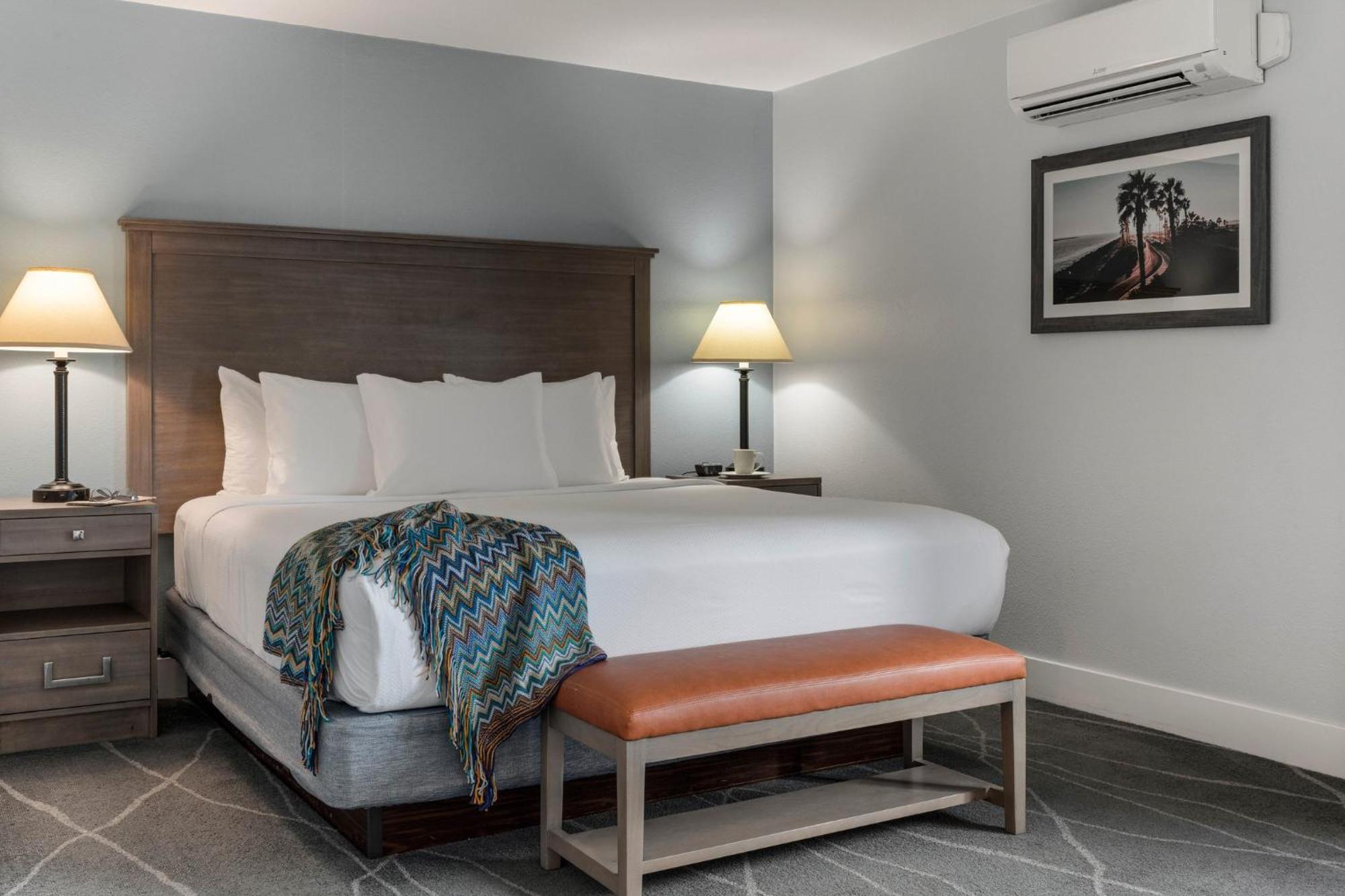 Club Wyndham Dolphin'S Cove Hotel Anaheim Exterior photo