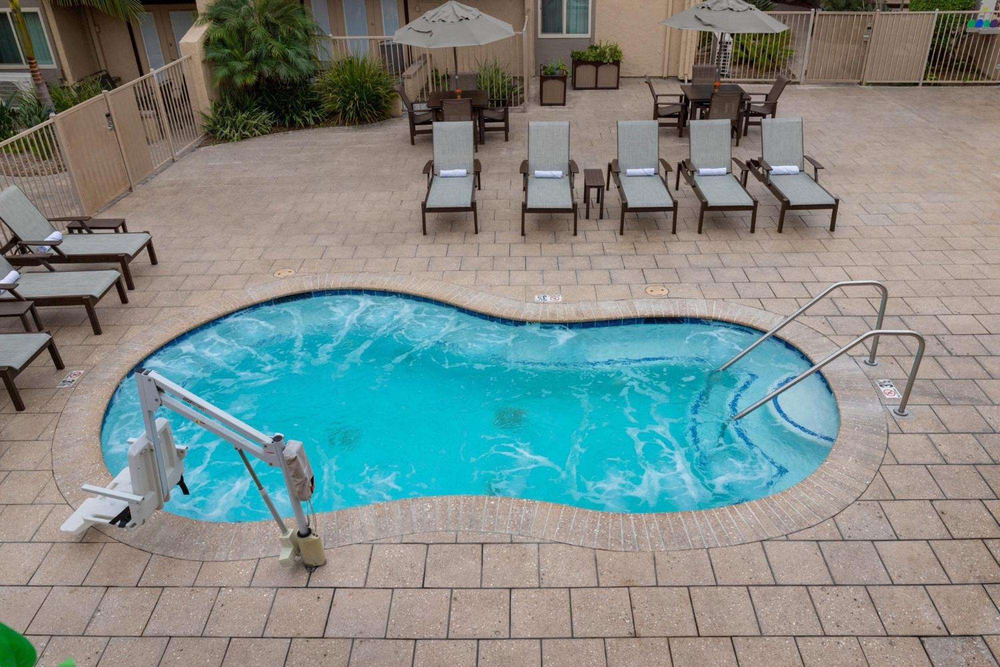Club Wyndham Dolphin'S Cove Hotel Anaheim Exterior photo